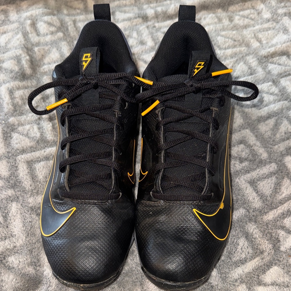 Nike FastFlex Youth Black with Yellow Trim Athletic Trainers